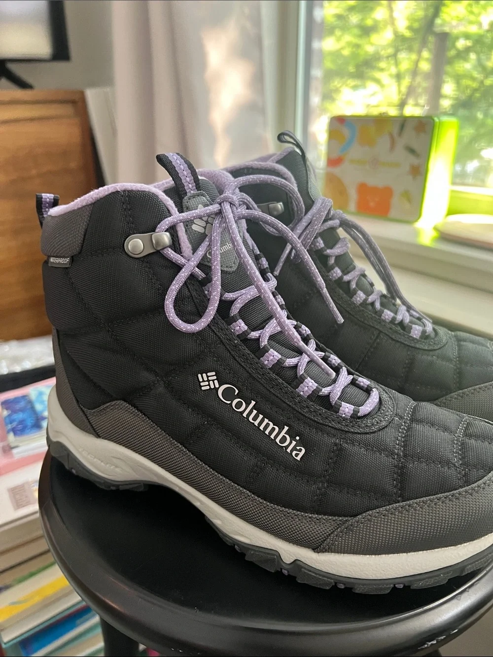 Sz 8 Columbia Women’s  Black and Lilac Lace-Up Hiking Boots Used One Time